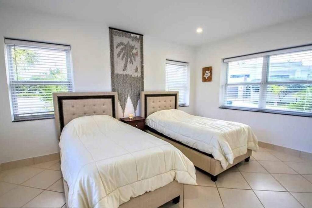 Swaying Palm Beach House Fort Lauderdale Extérieur photo